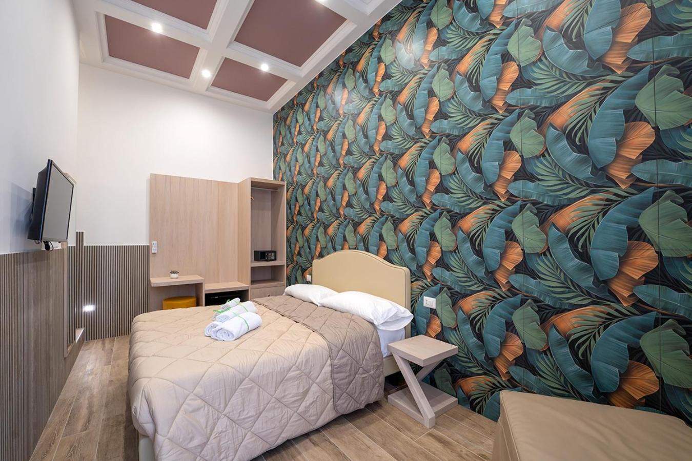 P.c. Boutique H. Vesuvius, Centro, By Clapa Group * Neapel